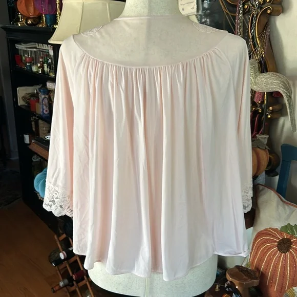 Vintage Baby Pink Bed Jacket w Pink Lace - Picture 6 of 9